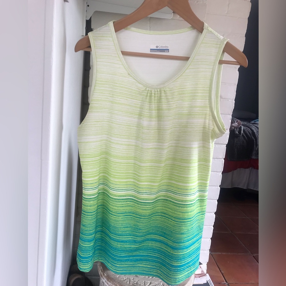 Columbia sleeveless stretch top Size M